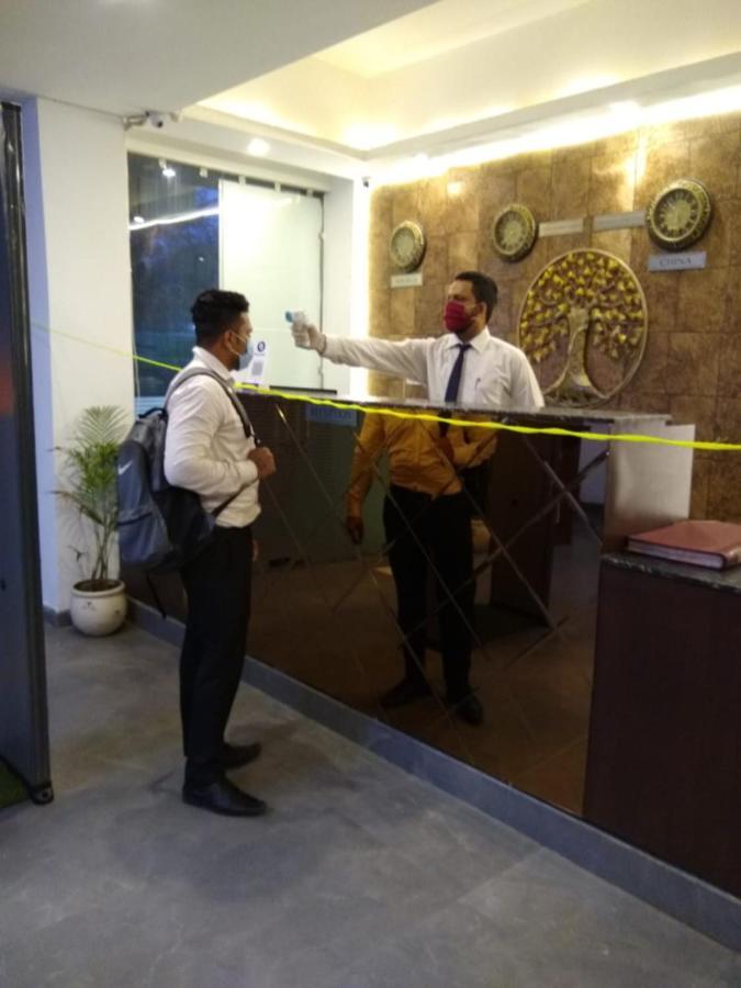 Airport Hotel Tashree Ню Делхи Екстериор снимка