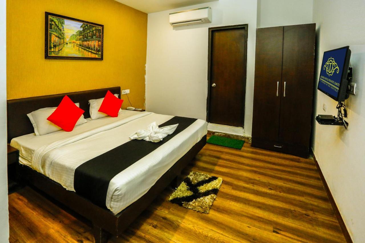 Airport Hotel Tashree Ню Делхи Екстериор снимка