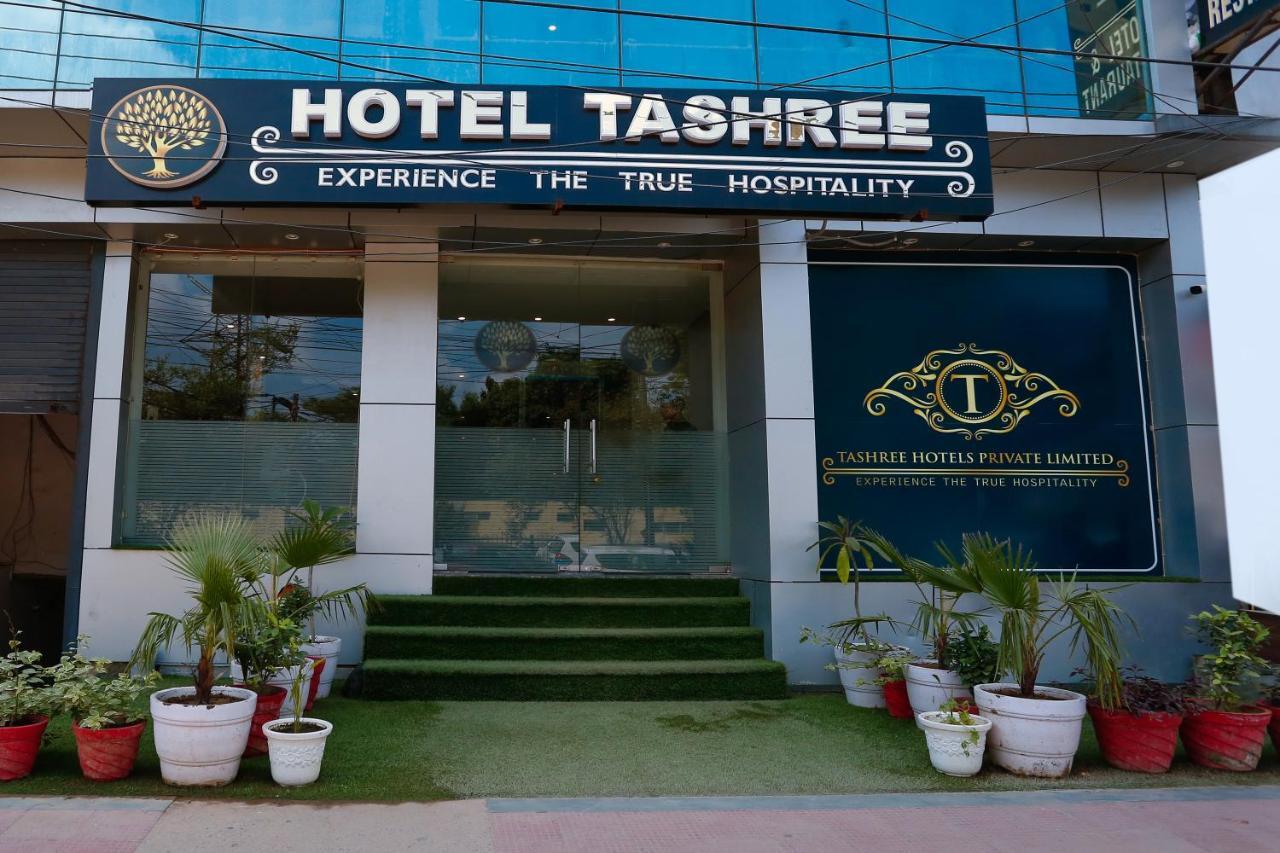 Airport Hotel Tashree Ню Делхи Екстериор снимка