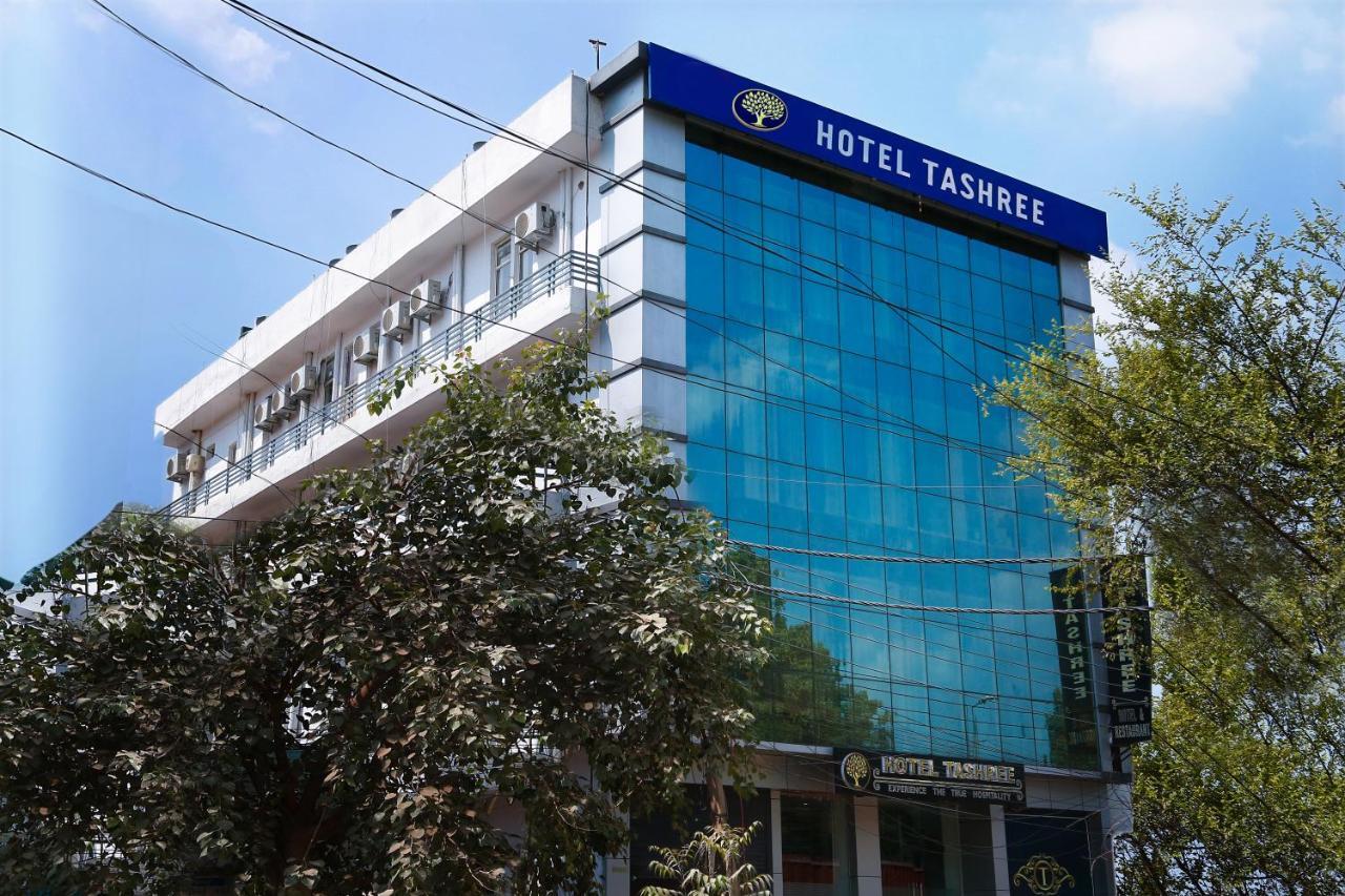 Airport Hotel Tashree Ню Делхи Екстериор снимка