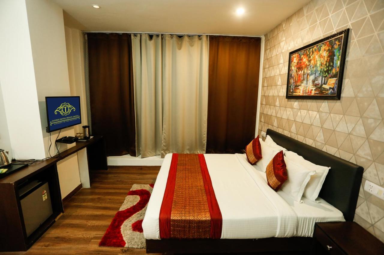 Airport Hotel Tashree Ню Делхи Екстериор снимка